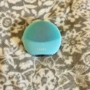 FOREO Luna Mini 3 Facial Cleansing Device